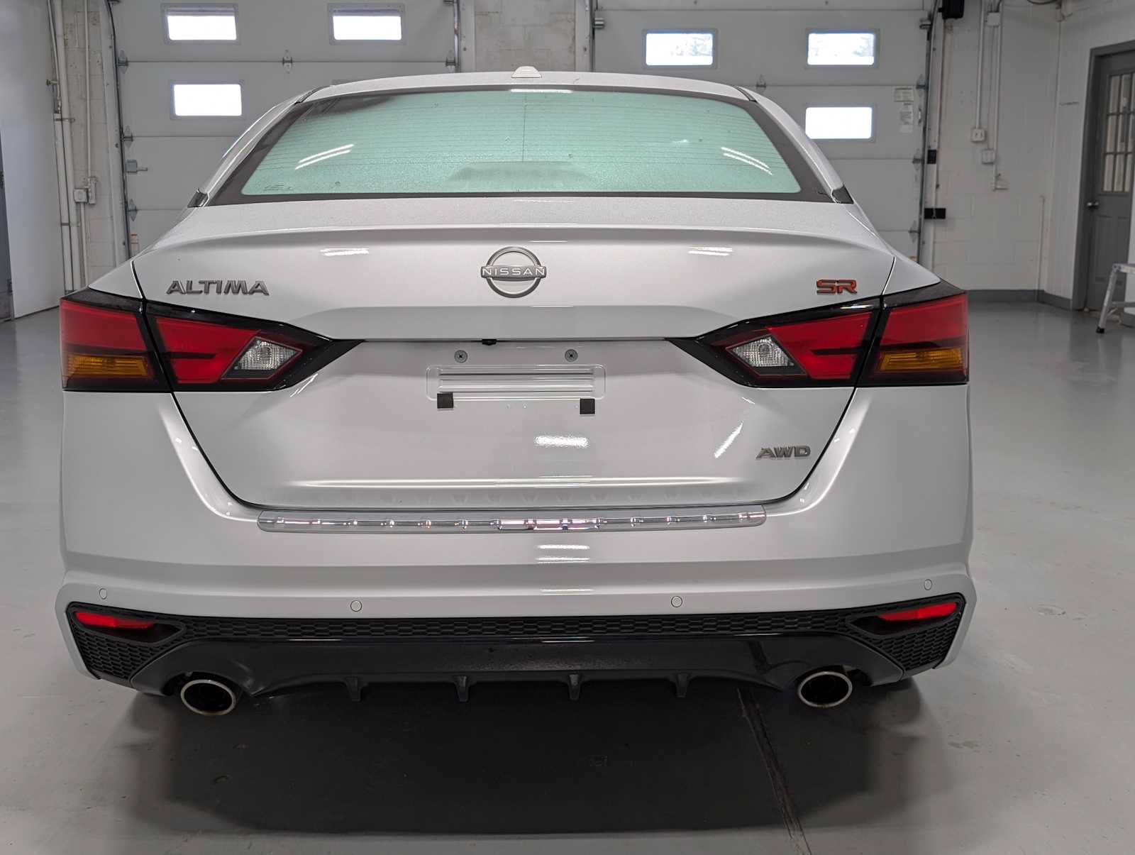 Used 2023 Nissan Altima 2.5 SR AWD/4WD image 9