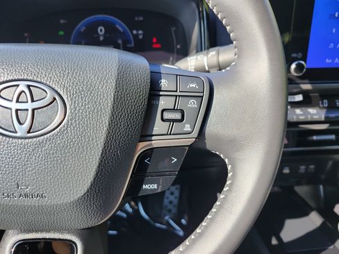 Used 2026 Toyota Camry SE FWD image 21