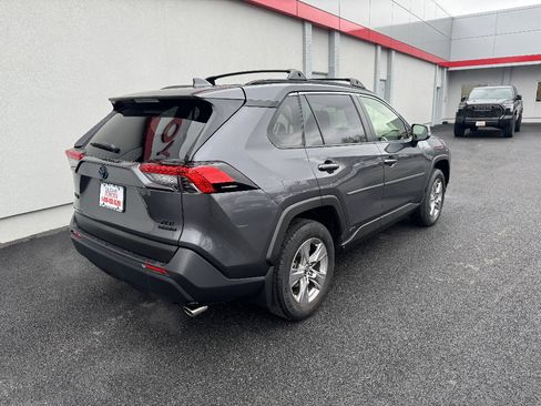Used 2023 Toyota RAV4 XLE w/ Convenience Package image 5