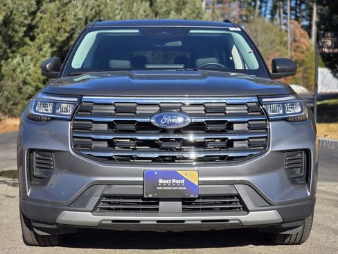 Used 2025 Ford Explorer Active image 2