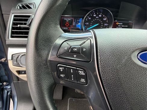 Used 2018 Ford Explorer Limited w/ Equipment Group 301A AWD/4WD image 34