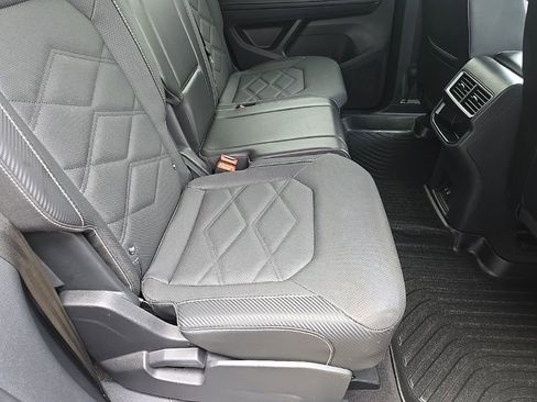 Used 2024 Volkswagen Atlas Cross Sport SE AWD/4WD image 82
