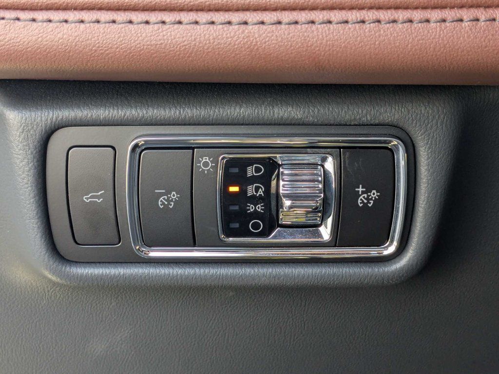 Used 2025 Lincoln Aviator Reserve w/ Equipment Group 201A AWD/4WD image 31
