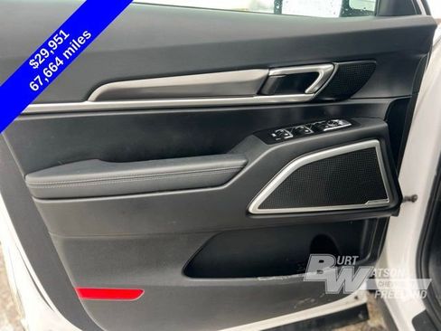 Used 2023 Kia Telluride S image 11