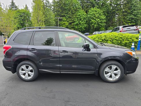 Used 2015 Subaru Forester 2.5i Premium w/ All-Weather Package AWD/4WD image 8