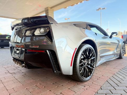 Used 2015 Chevrolet Corvette Z06 w/ 3LZ Preferred Equipment Group image 19