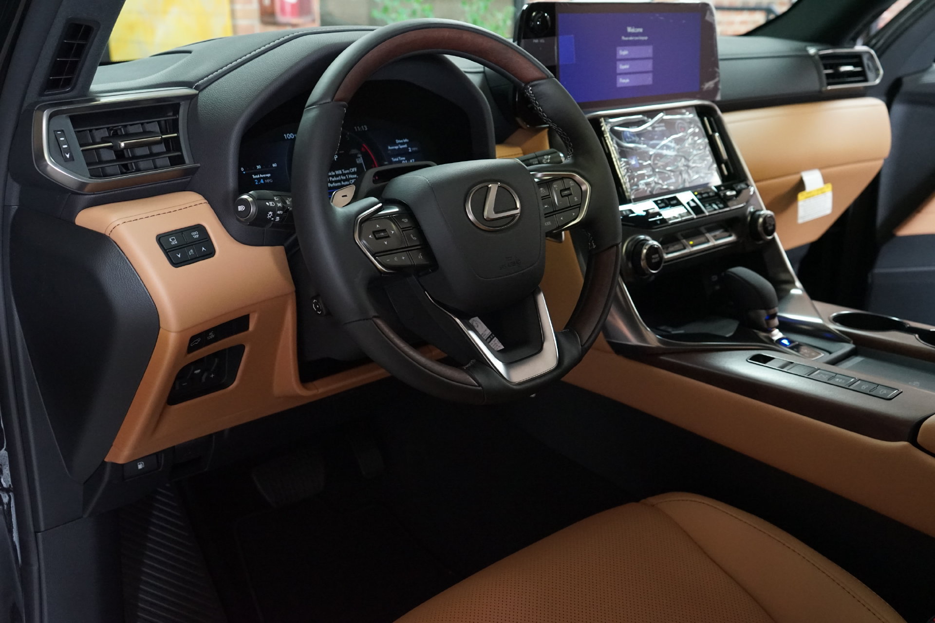 Used 2026 Lexus LX 700h Luxury AWD/4WD image 8