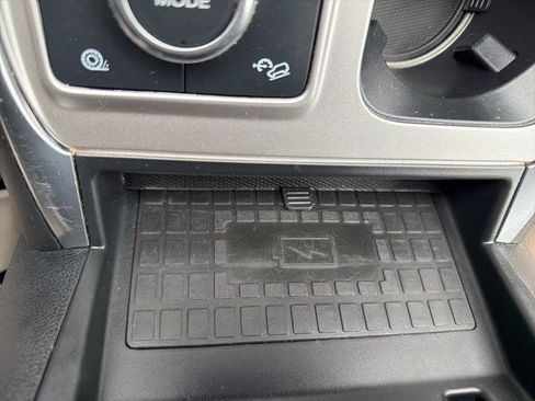 Used 2020 Ford Explorer Limited image 29