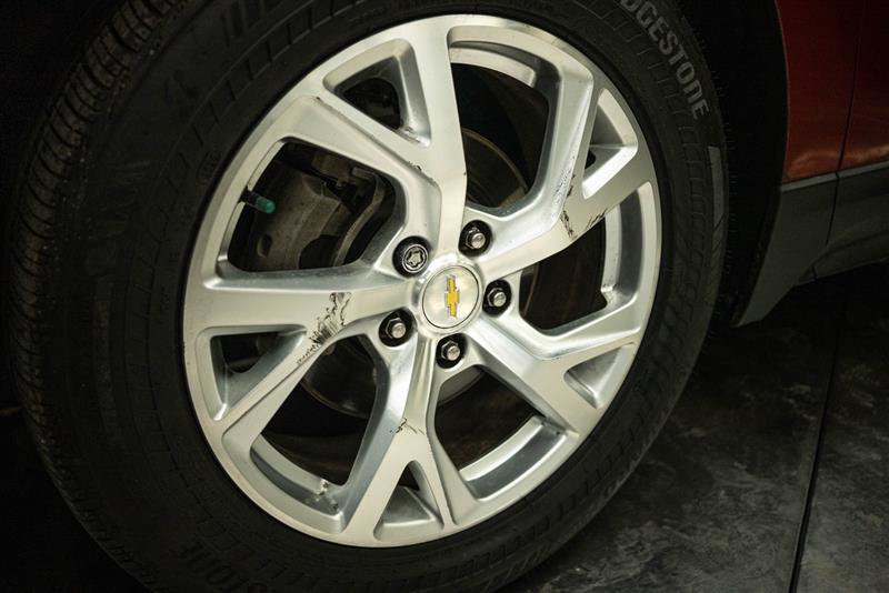 Used 2020 Chevrolet Equinox Premier FWD image 3