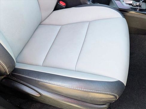 Used 2018 Toyota RAV4 Limited image 22