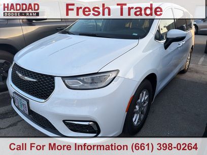 Certified 2023 Chrysler Pacifica Touring-L