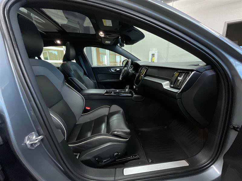 Used 2021 Volvo S60 T8 R-Design AWD/4WD image 30