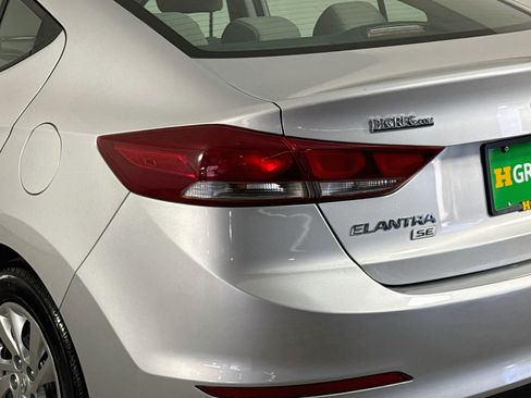 Used 2017 Hyundai Elantra SE FWD image 35