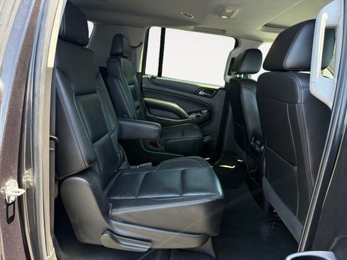 Used 2017 Chevrolet Suburban LT w/ Luxury Package AWD/4WD image 18
