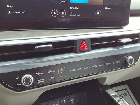 Used 2024 Kia Sorento SX image 15