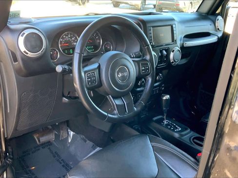 Used 2017 Jeep Wrangler Unlimited Sahara w/ Connectivity Group image 18