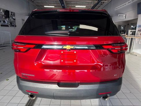 Used 2023 Chevrolet Traverse LT FWD image 4