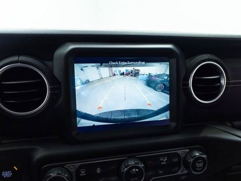 Used 2020 Jeep Wrangler Unlimited Sahara w/ Uconnect 4C Nav & Sound Group image 16