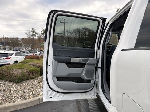 Used 2024 Ford F350 Limited w/ FX4 Off-Road Package image 28