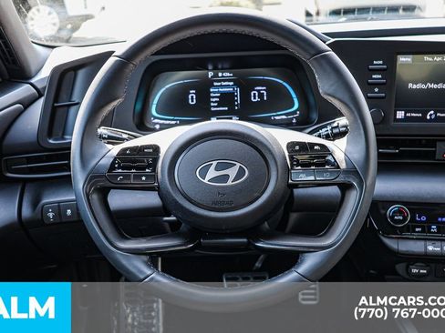 Used 2025 Hyundai Elantra Sport image 30