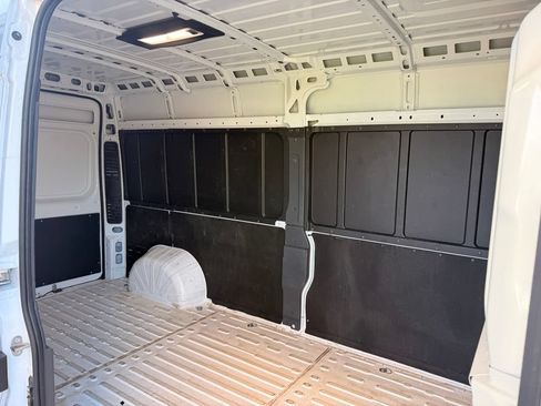 Used 2025 RAM ProMaster 3500 w/ Convenience Group FWD image 12