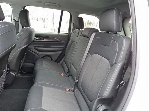 Certified 2023 Jeep Grand Cherokee Laredo image 20