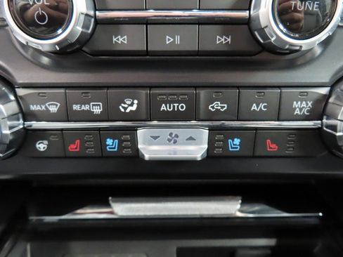 Used 2024 Ford F250 Lariat w/ Lariat Ultimate Package image 71