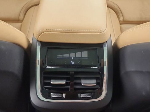 Used 2022 Volvo XC60 B6 Inscription w/ Advanced Package image 24