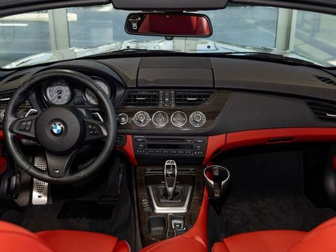 Used 2015 BMW Z4 sDrive35is RWD image 2
