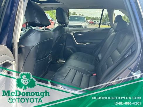 Used 2021 Toyota RAV4 XLE w/ Convenience Package AWD/4WD image 9
