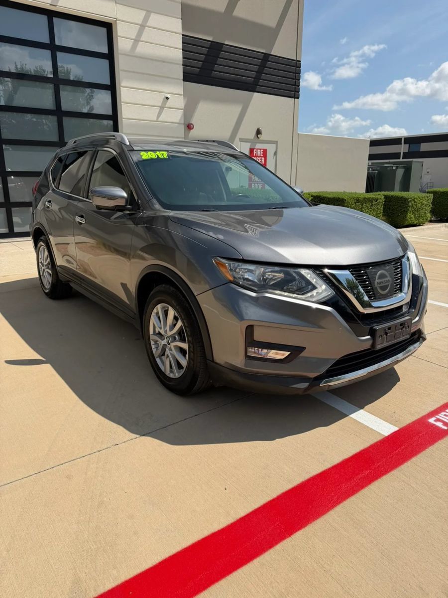 Used 2017 Nissan Rogue SV w/ SV Premium Package FWD image 7