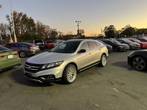 Used 2013 Honda Crosstour EX image 10