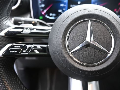 Used 2024 Mercedes-Benz GLC 300 4MATIC image 15