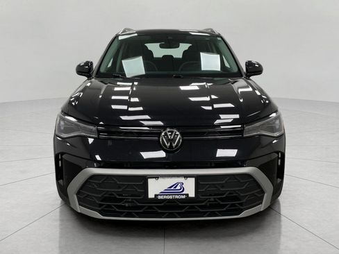 Used 2025 Volkswagen Taos SE AWD/4WD image 10