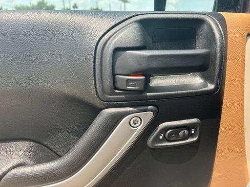 Used 2016 Jeep Wrangler Unlimited Sahara w/ Max Tow Package AWD/4WD image 12