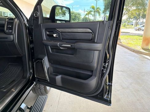 Used 2026 RAM 2500 Limited AWD/4WD image 37