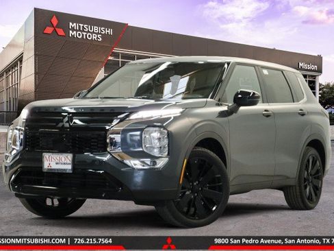 New 2026 Mitsubishi Outlander LE FWD image 1