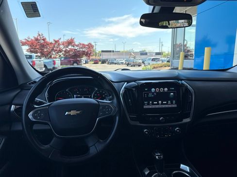 Used 2019 Chevrolet Traverse LT AWD/4WD image 2