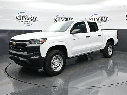 Used 2023 Chevrolet Colorado W/T AWD/4WD image 4