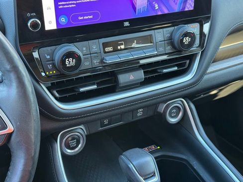 Used 2024 Toyota Grand Highlander Platinum image 39