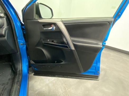 Used 2017 Toyota RAV4 Limited w/ Advanced Technology Package image 44