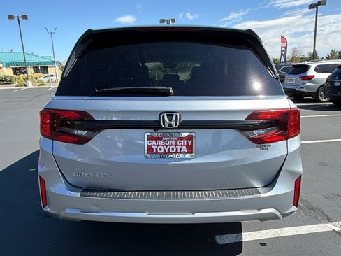 Used 2025 Honda Odyssey EX-L image 4