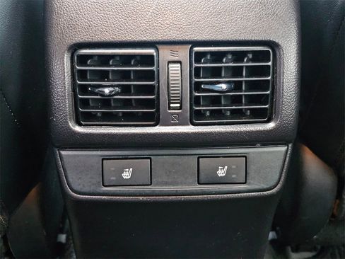 Used 2016 Subaru Outback 2.5i Limited image 18