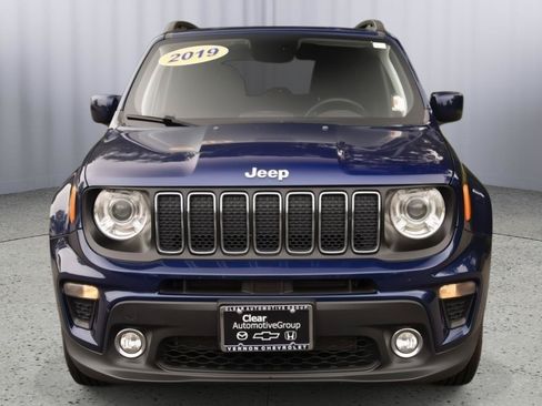 Used 2019 Jeep Renegade Latitude w/ Safety & Security Group II AWD/4WD image 18