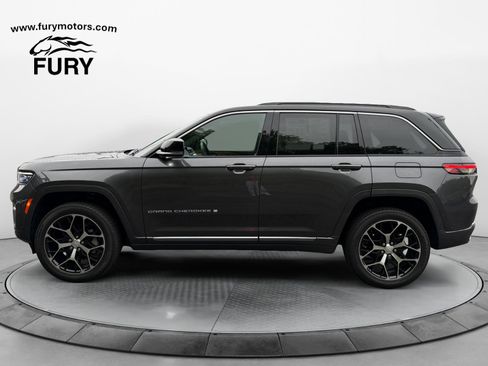 Used 2024 Jeep Grand Cherokee Summit AWD/4WD image 6