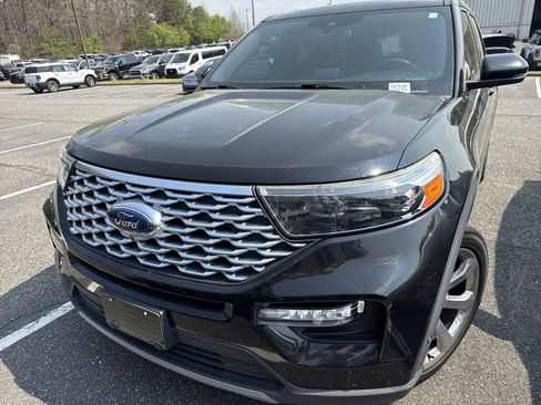 Used 2020 Ford Explorer Platinum w/ Premium Technology Package image 6