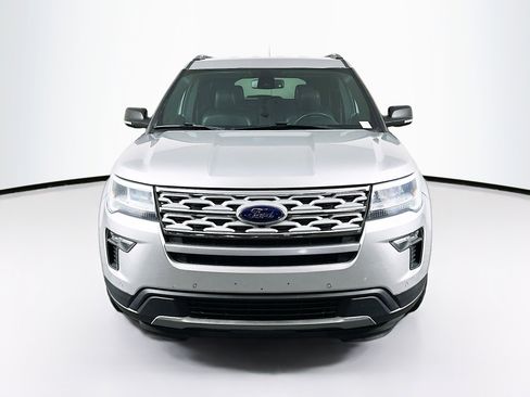 Used 2019 Ford Explorer XLT w/ Equipment Group 202A image 2