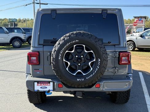 Used 2022 Jeep Wrangler Unlimited Sahara image 4