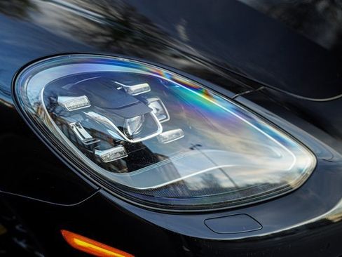 Used 2018 Porsche Panamera 4 image 13