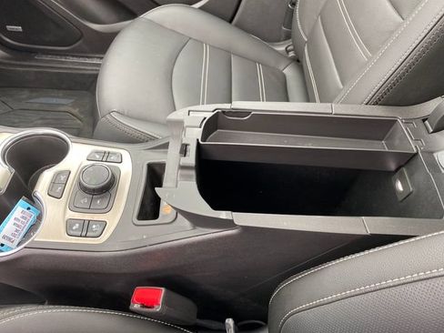 Certified 2024 GMC Terrain Denali w/ Black Diamond Edition AWD/4WD image 16